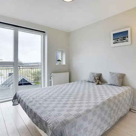 Katharine - 600m From The Sea By Interhome