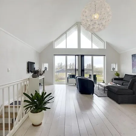 Katharine - 600m From The Sea By Interhome